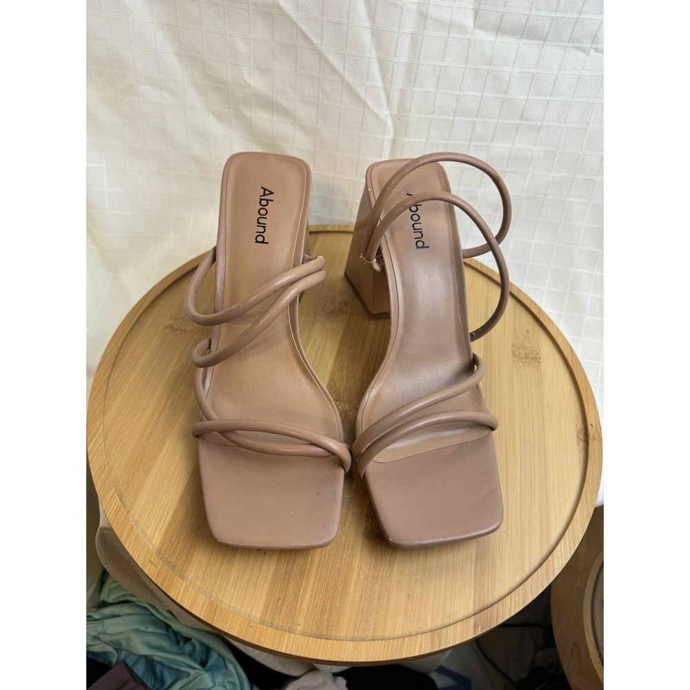 Women's Size 10 Strappy Abound Tan Brown Sandals See Pics NWOT